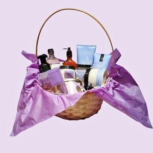 LAVENDER & VANILLA AROMATHERAPY 11 PC BATH AND BODY BASKET WASH LOTION SOAP MIST